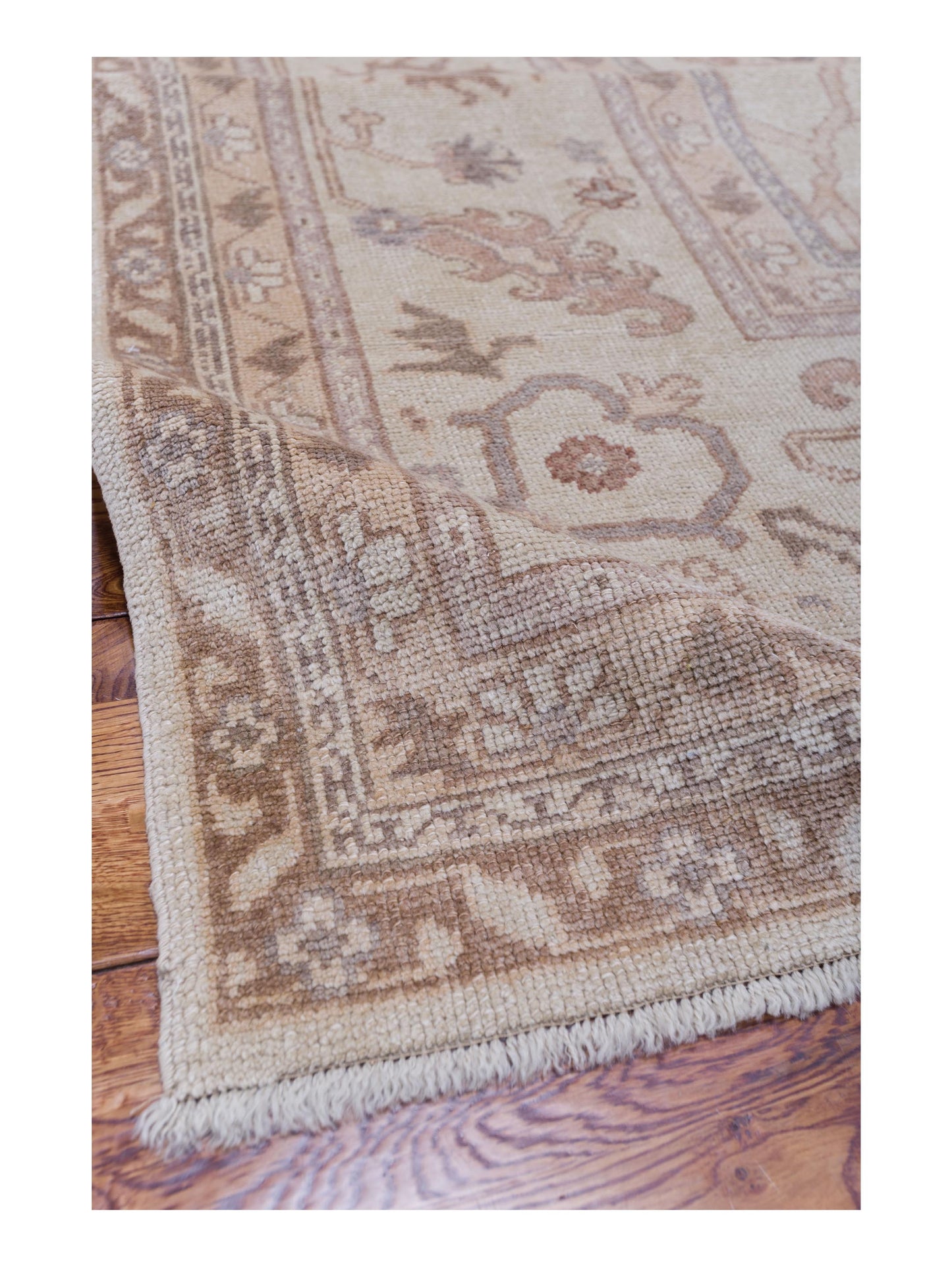 Authentic Angora Oushak Harika Ivory Ivory Traditional Hand Knotted Rug