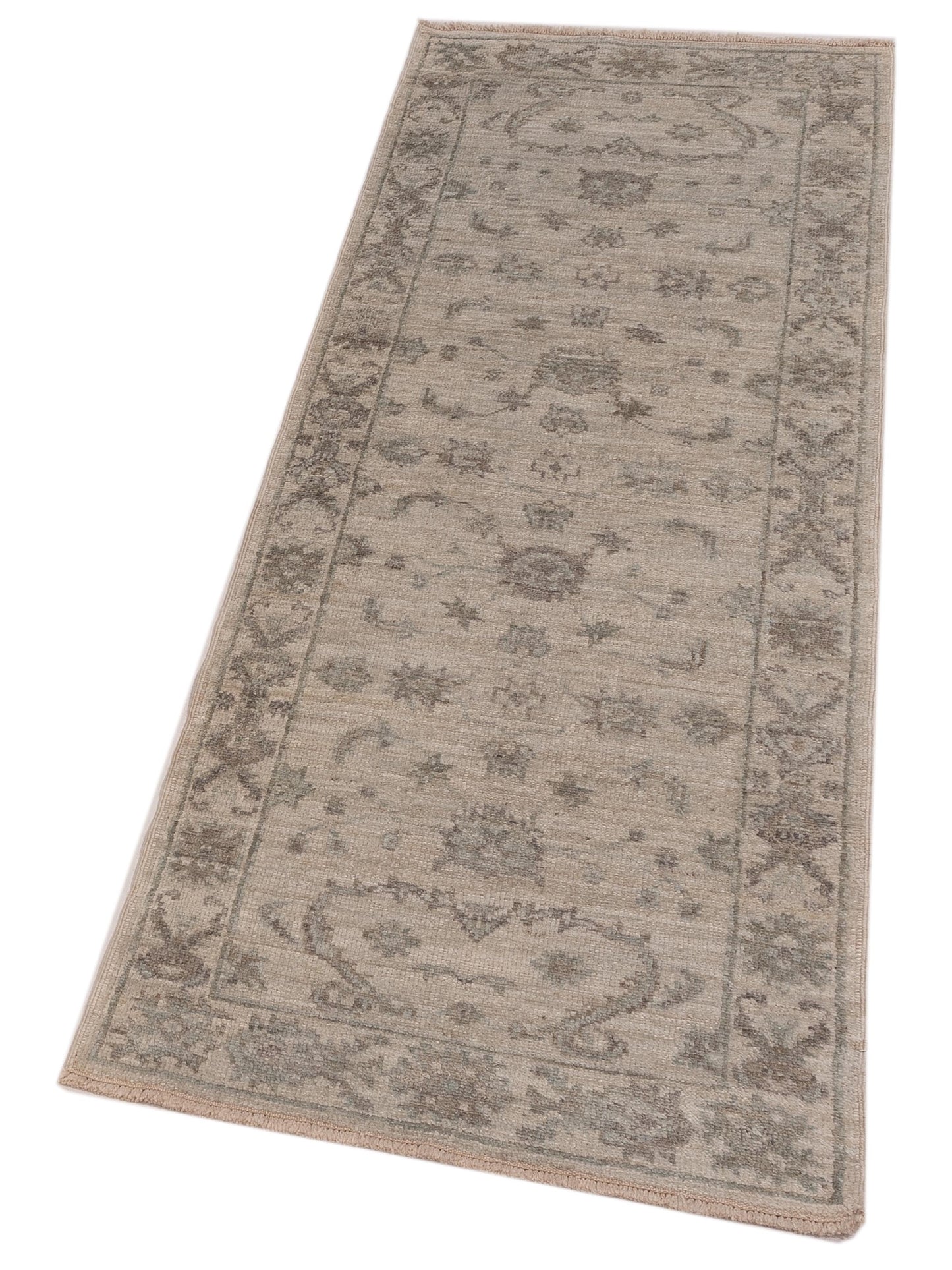 Authentic Angora Oushak Bade Ivory Ivory Traditional Hand Knotted Rug